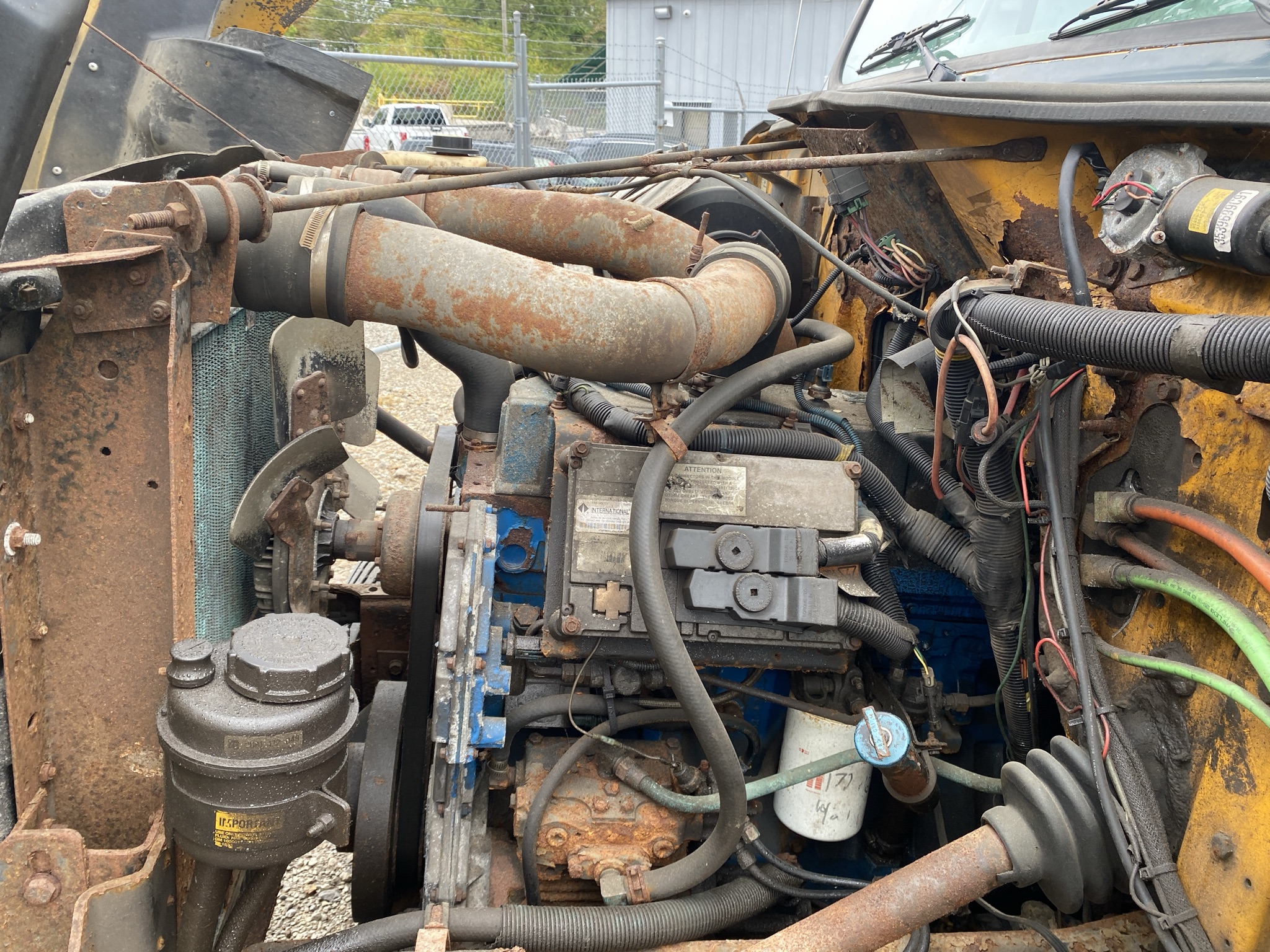 2000 INTERNATIONAL 4900 - Image 9